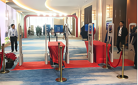 �������l�R(sh��)�e���g(sh��)�ğo(w��)�ϵK��(hu��)�h�������T�����ڷ���